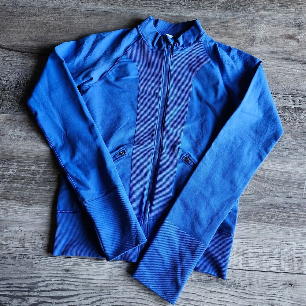 (6) Lululemon Open Stride Run Bomber